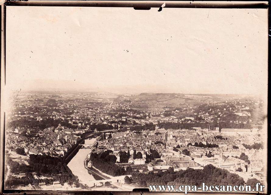 BESANÇON - Vue aérienne - Quartier de Canot, l'hôpital St Jacques et Chamars. Le 15 juillet 1921